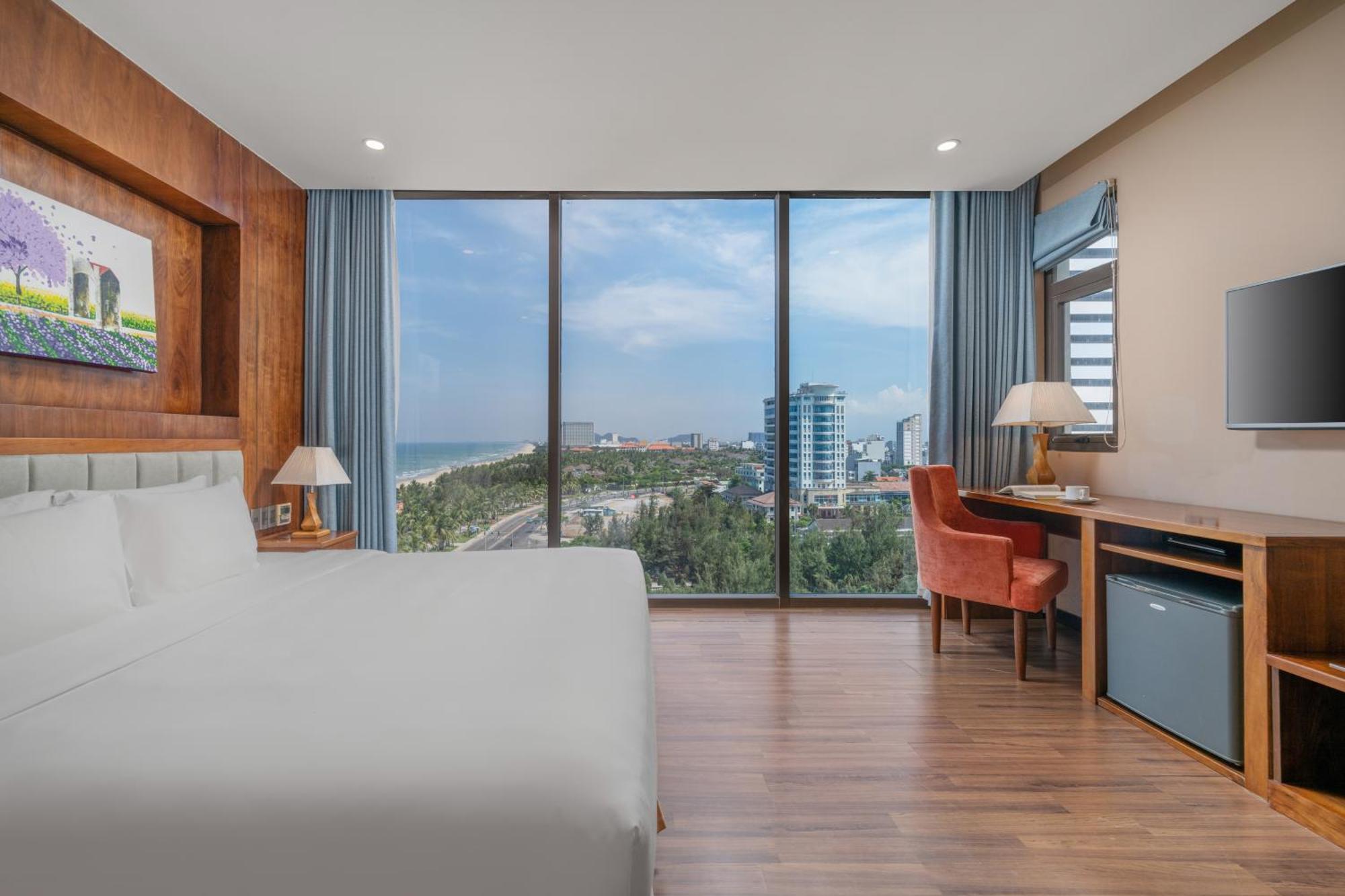 Yarra Ocean Suites Danang Exterior photo