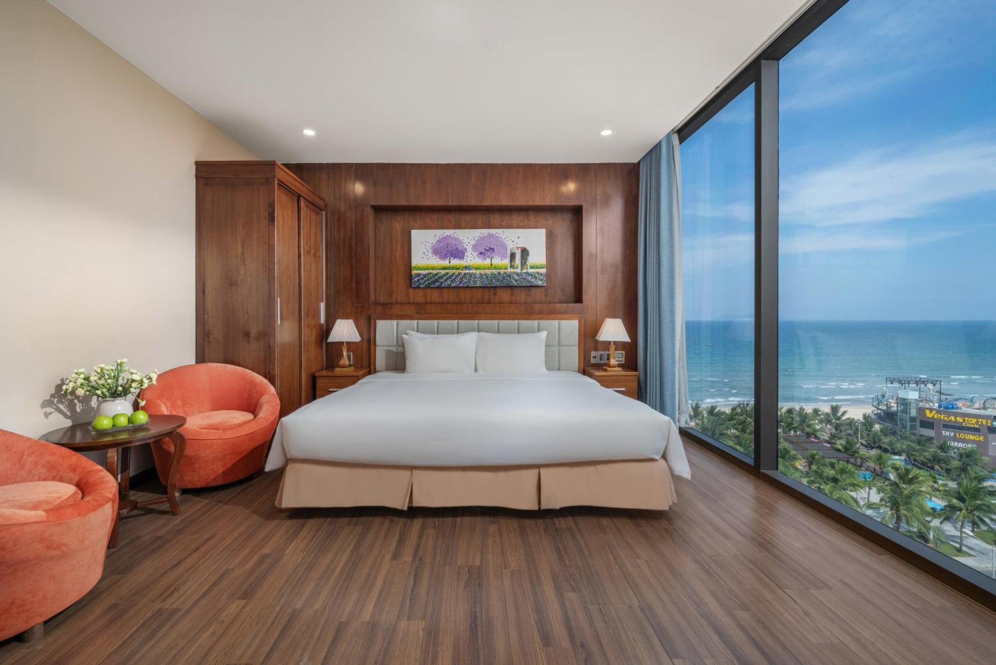 Yarra Ocean Suites Danang Exterior photo